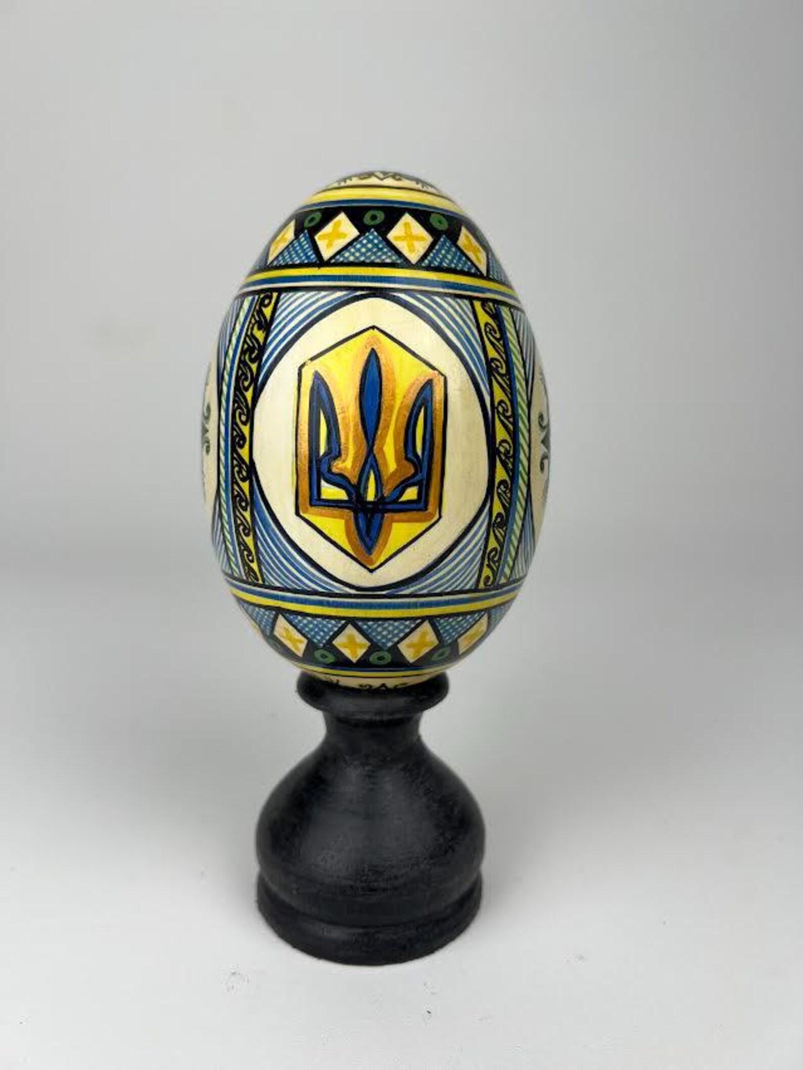 Vintage Hand-Painted Ukrainian Egg with Bell Inside - Image 3